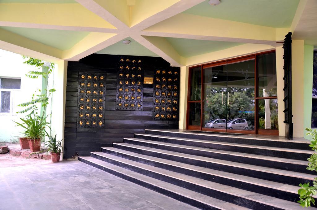 Hotel Bharatpur Ashok Exterior photo
